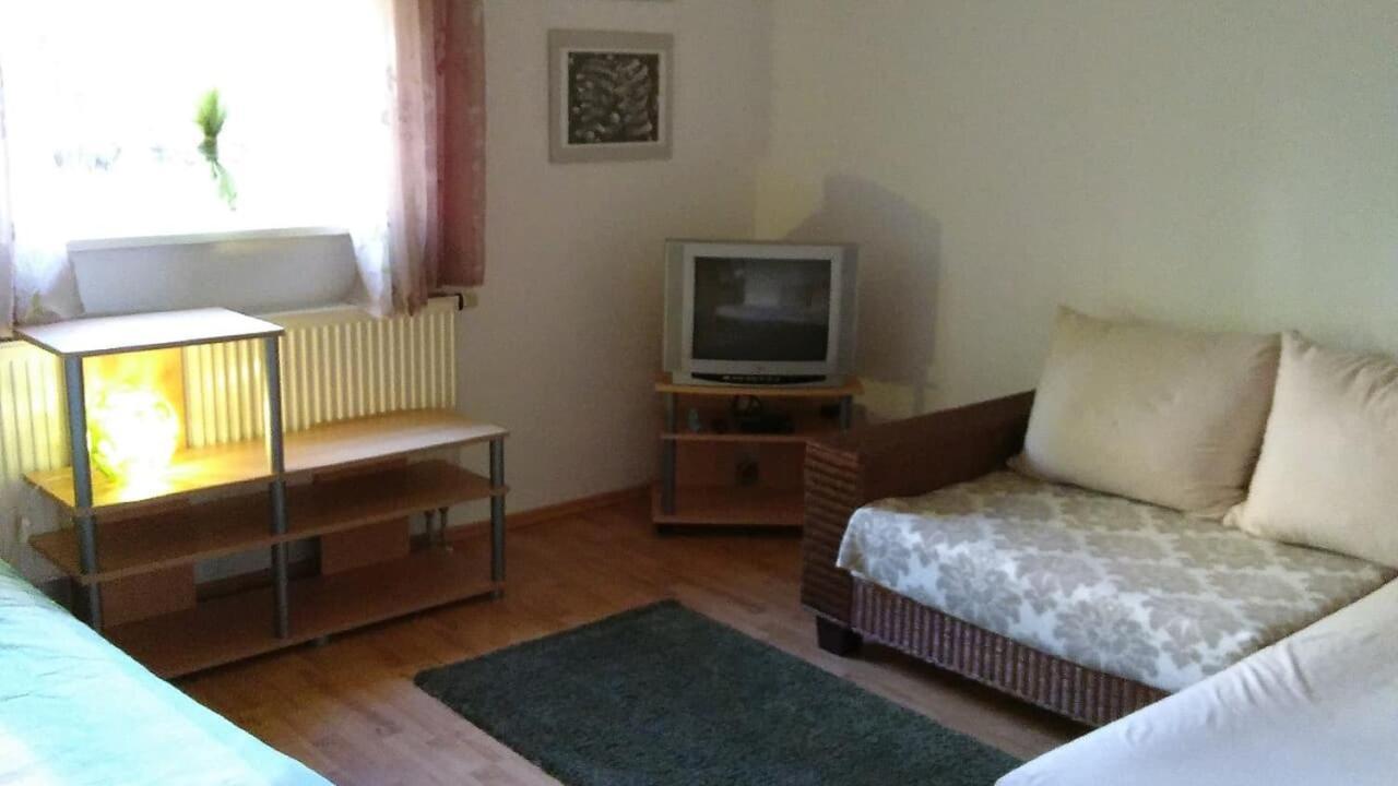 Ferienwohnung Steinwald Auslaeufer Mit Blick Auf Koesseine Waldershof Zewnętrze zdjęcie